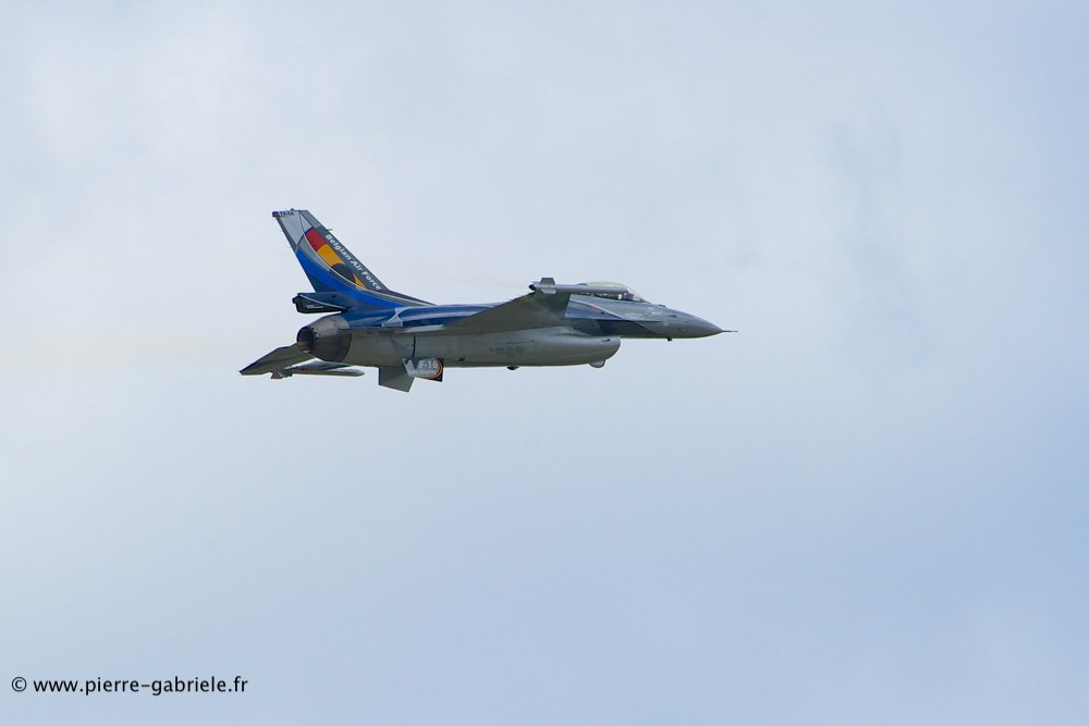 f16_8647.jpg