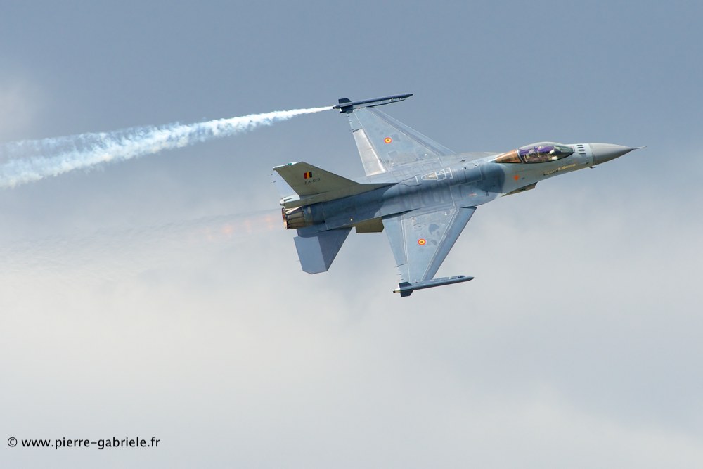 f16_8650.jpg