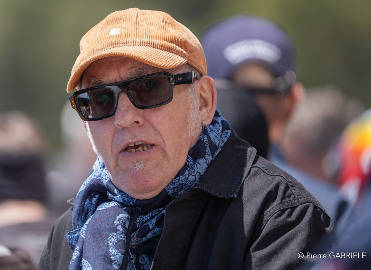 guy-A75_01603.jpg